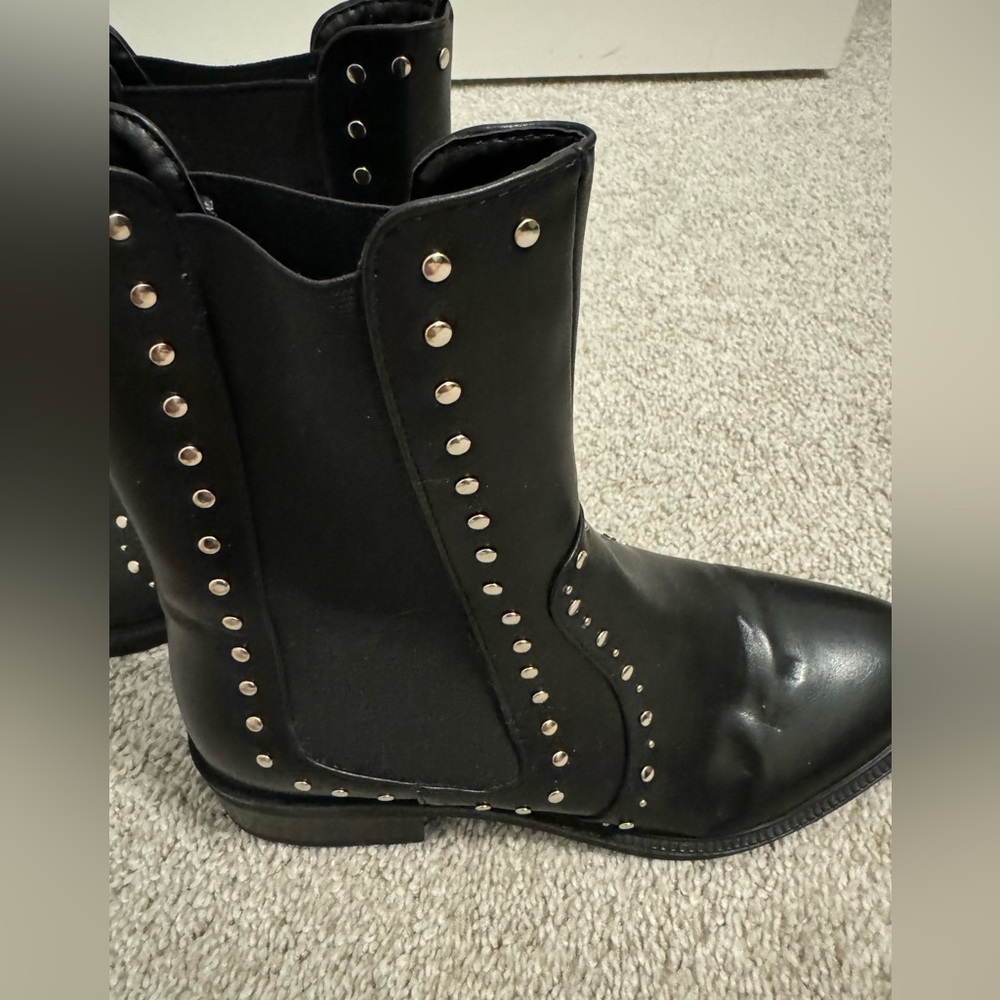 Azalea Jones Chelsea Boot - Picture 5 of 5